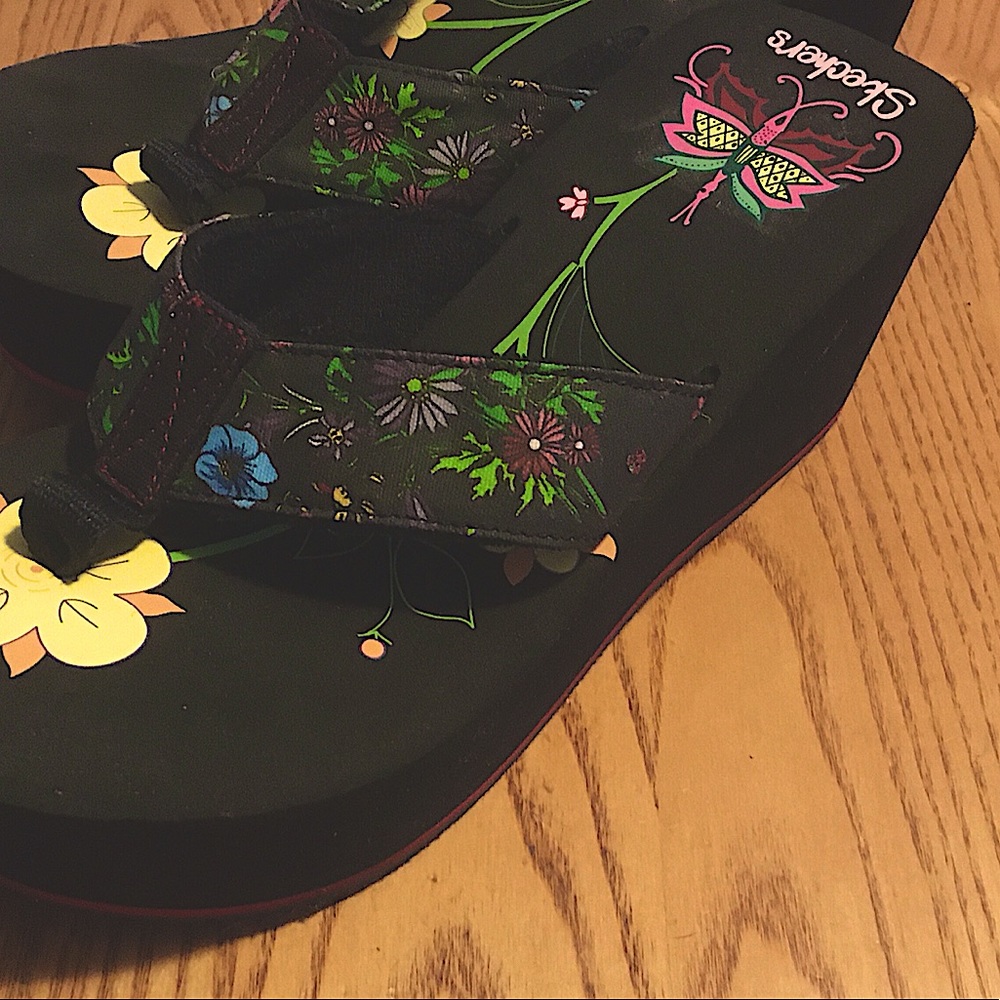 SKECHERS FLIP FLOPS